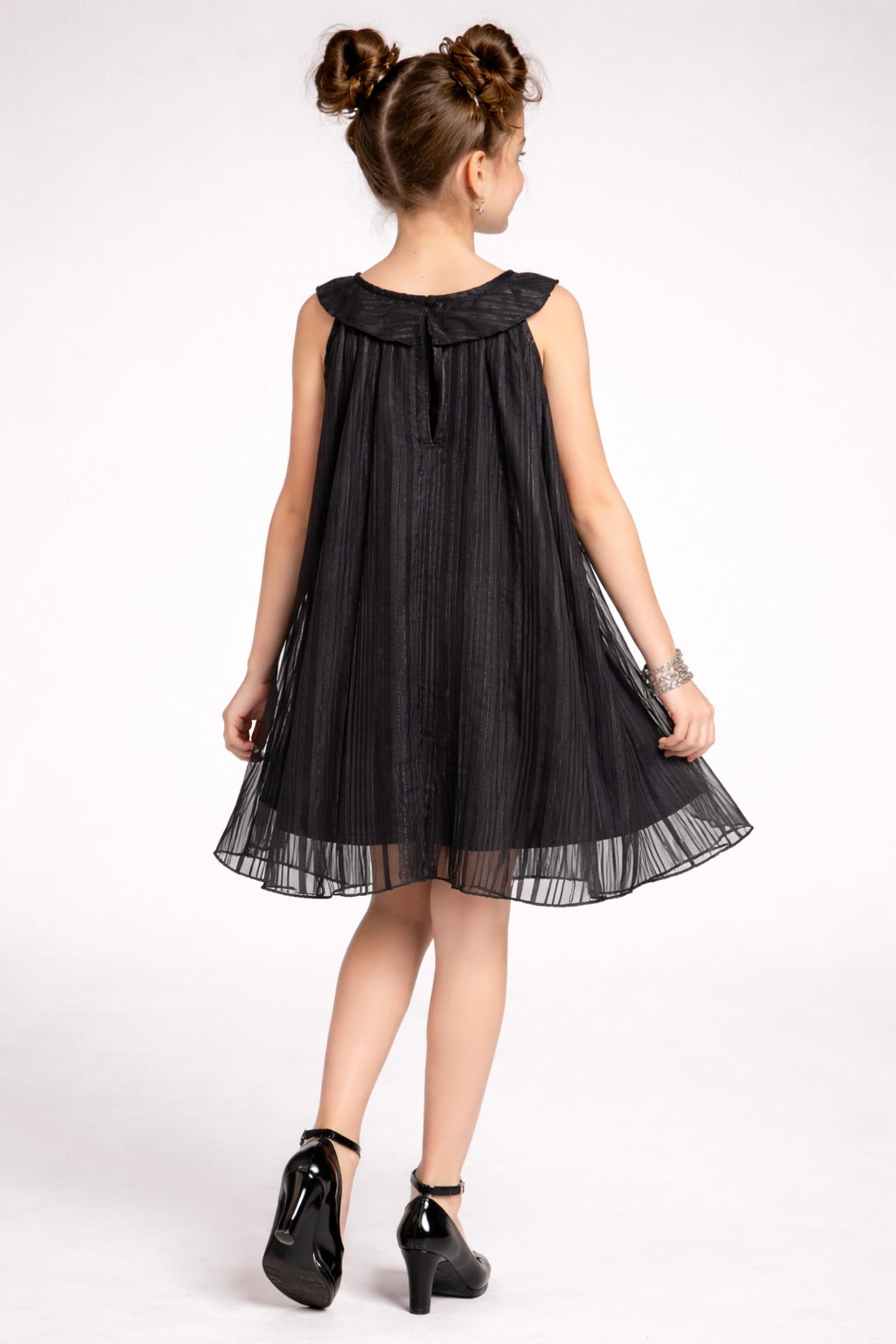 Black Sleeveless Lurex Polyester Partywear Dress for Girls