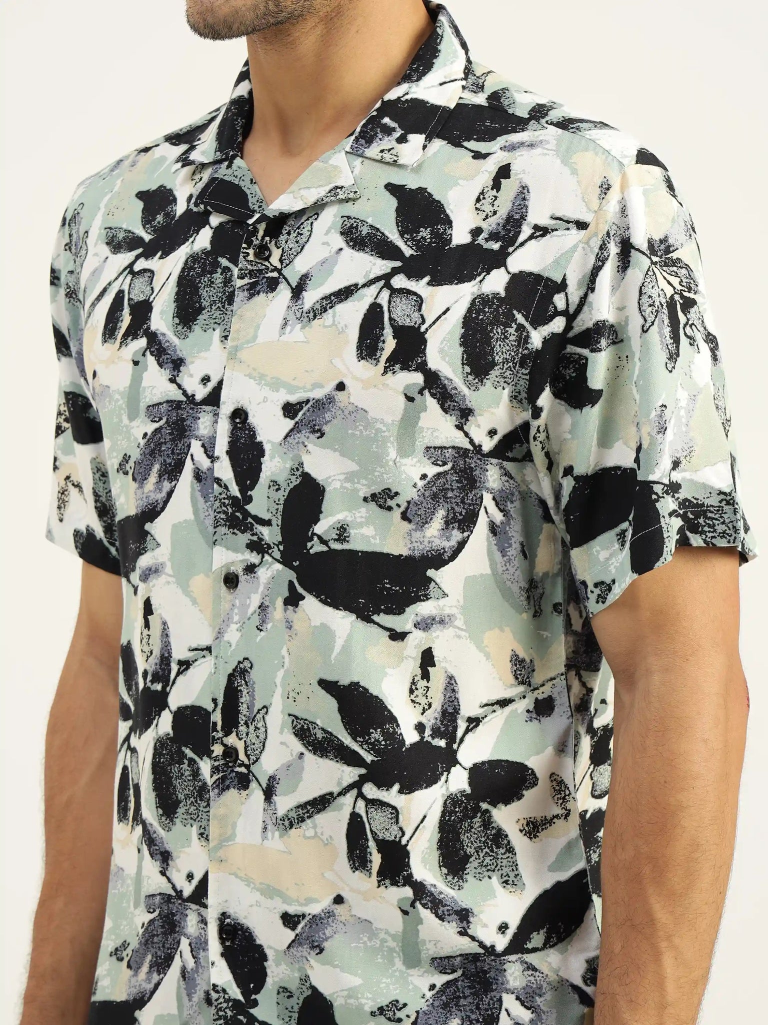 Geutain Green Printed Shirt - Black & Gold